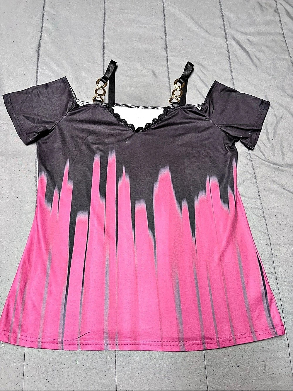 Abstract Short Sleeve Top in Pink & Black Size Medium
